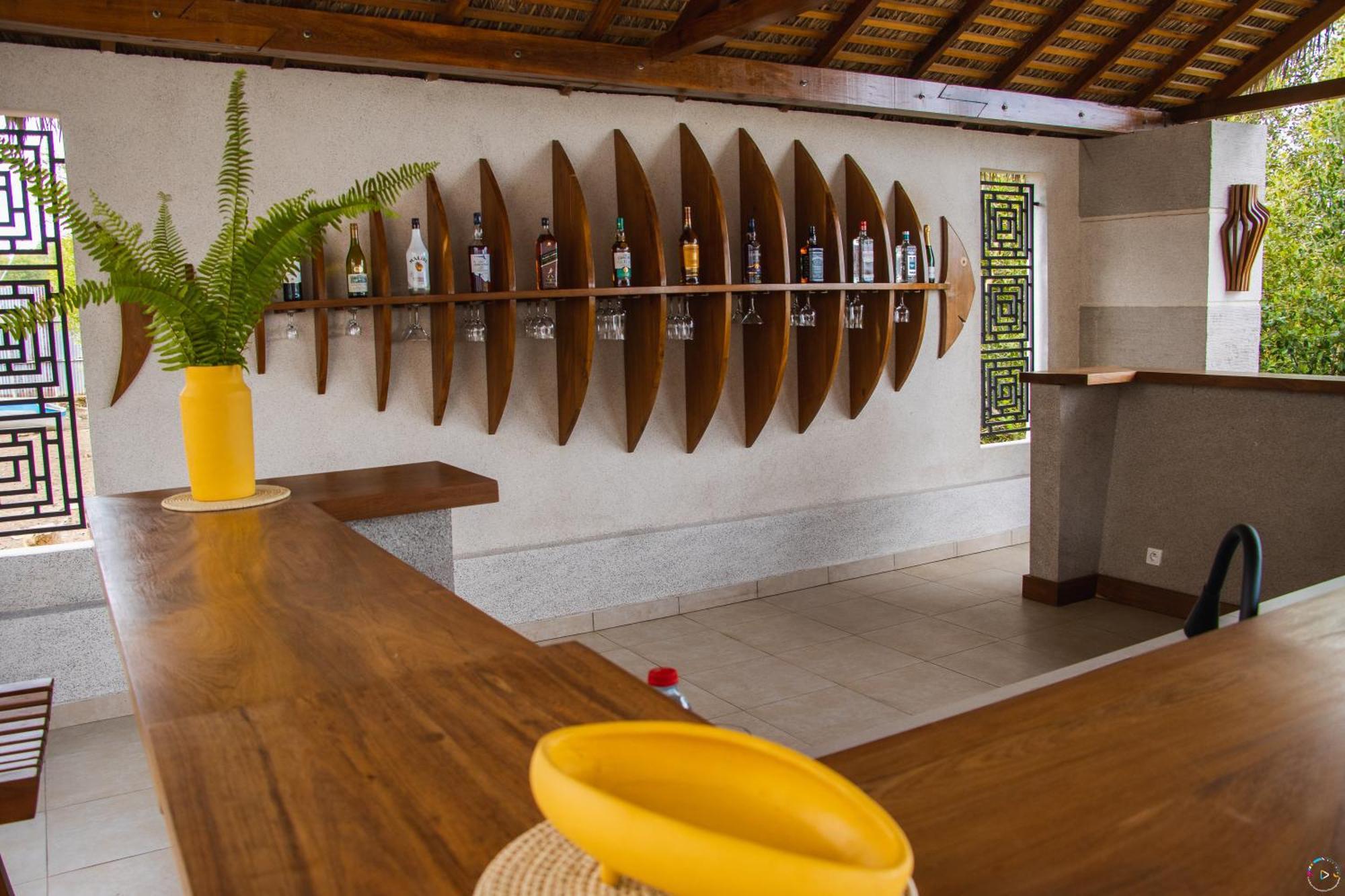 Hotel Baobab Cafe モロンダバ エクステリア 写真