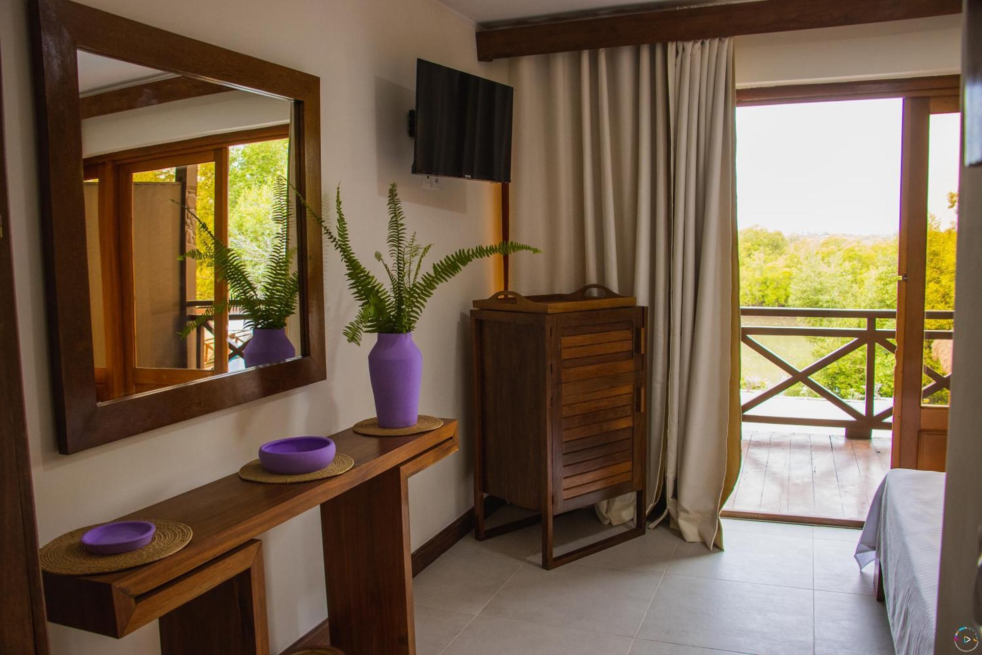 Hotel Baobab Cafe モロンダバ エクステリア 写真
