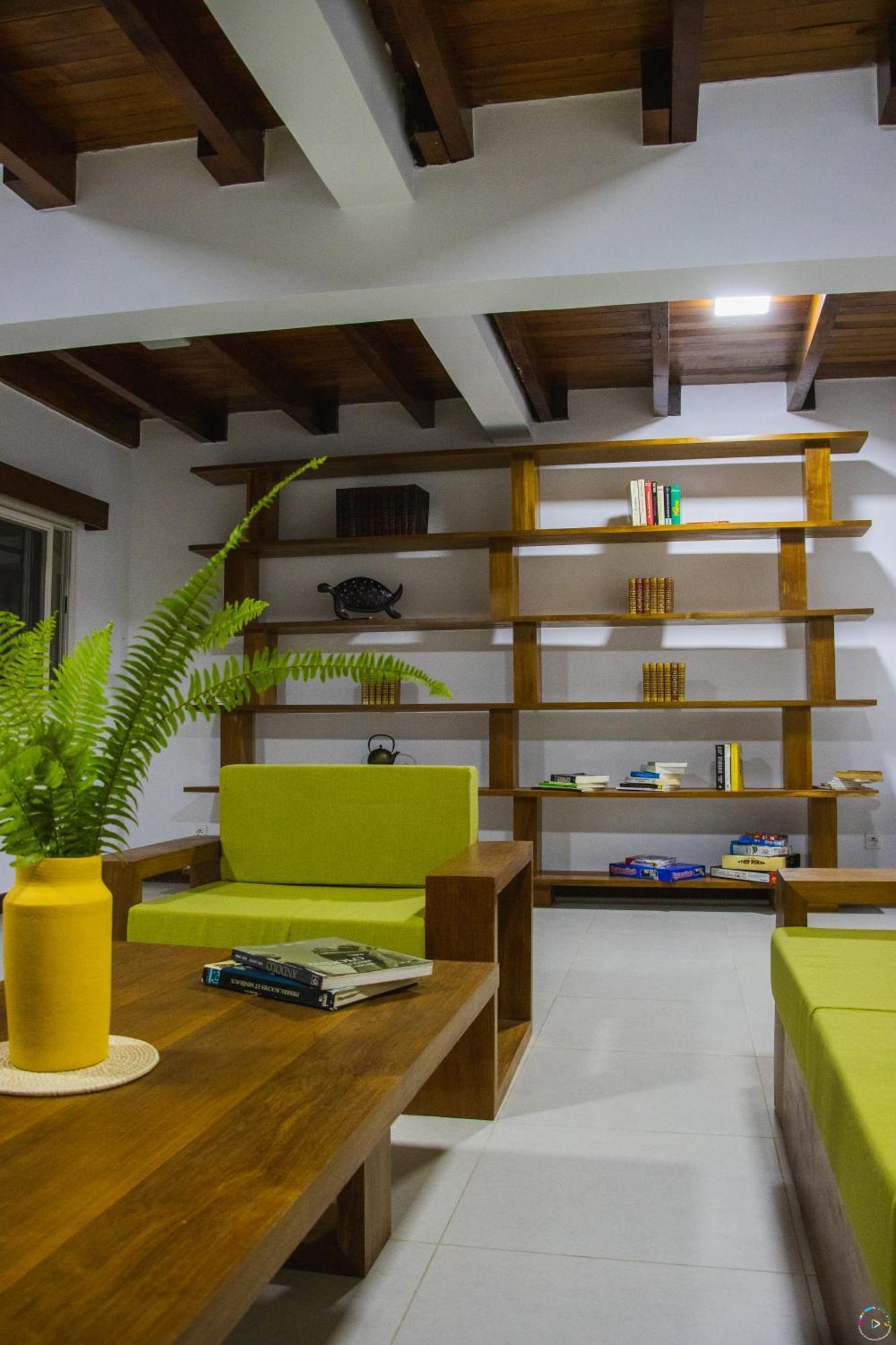 Hotel Baobab Cafe モロンダバ エクステリア 写真