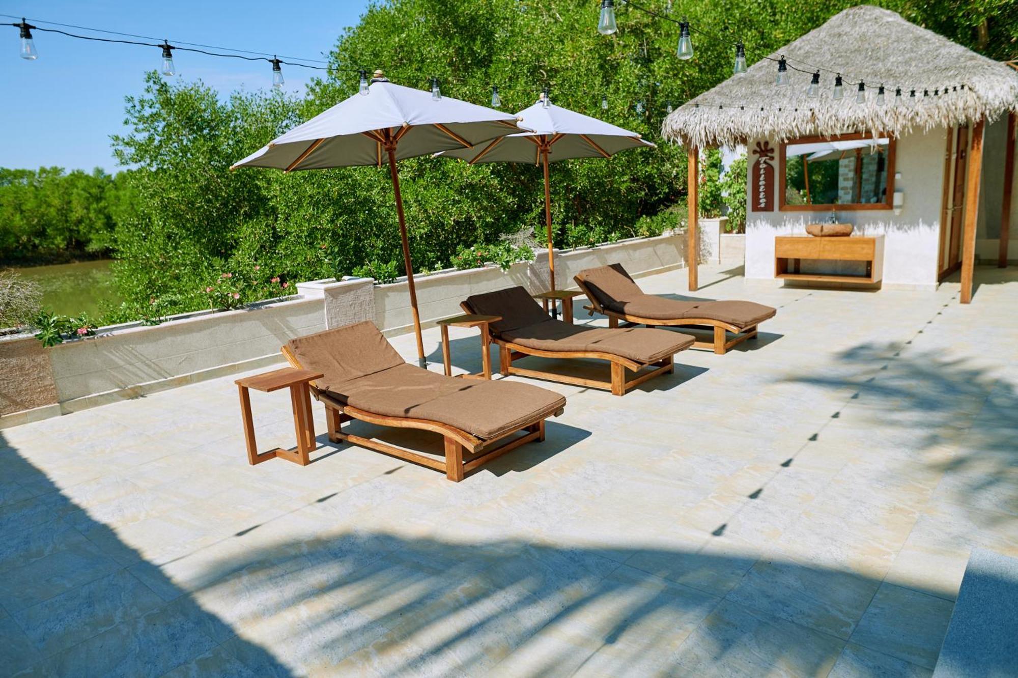 Hotel Baobab Cafe モロンダバ エクステリア 写真